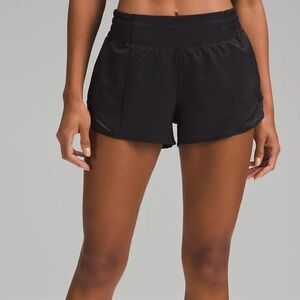 Lululemon Hotty Hot High-Rise Lined Short 2.5"